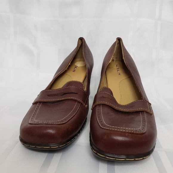 Solos Women's Wedge Dress Shoe - Picture 3 of 10